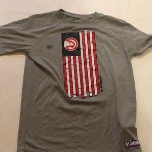 ATLANTA hawks t shirt youth